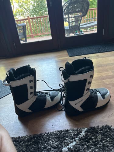 System snowboard boots