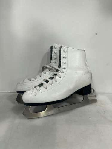 Used Winnwell Fig Senior 5 Women's Figure Skates