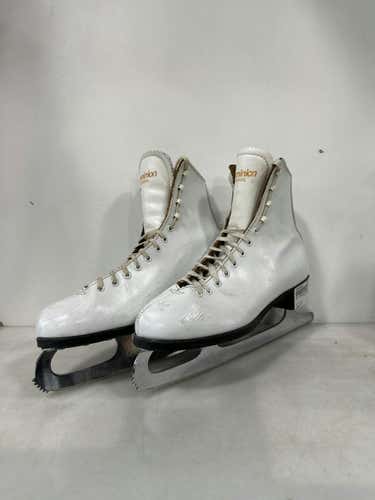 Used Dominion Canada Senior 7 Women's Figure Skates