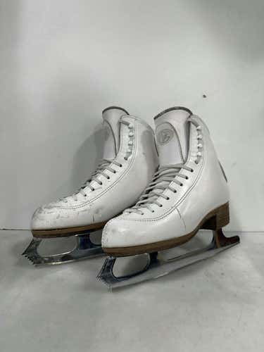 Used Cam Fig Senior 5 Women's Figure Skates