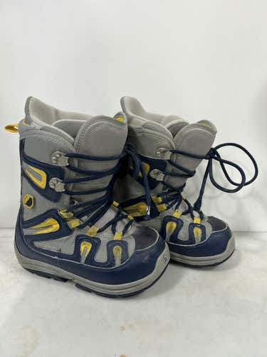 Used Burton Freestyle Junior 04 Boys' Snowboard Boots