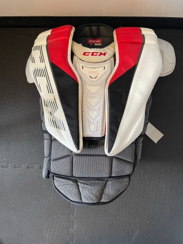 Large CCM Eflex 5 Chest Protector