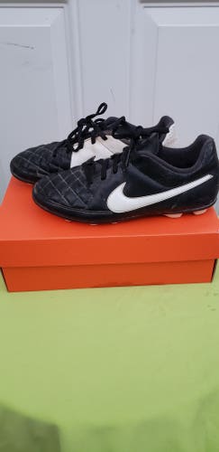 Nike Tiempo Rio II Molded Cleats