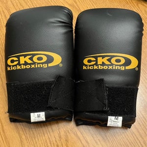 Kick boxing gloves