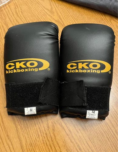 Kick boxing gloves