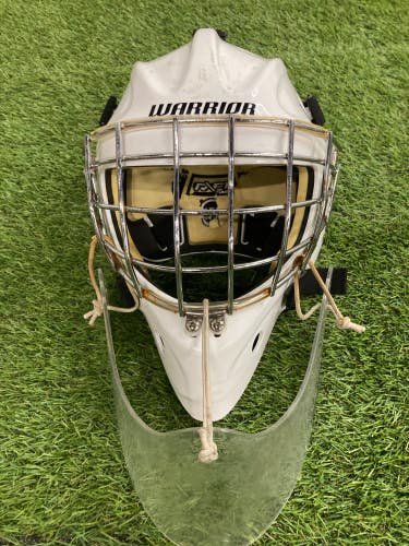 White Used Junior Warrior Ritual F1 Goalie Mask