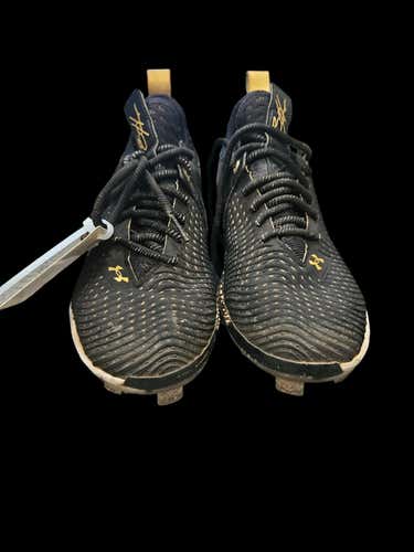 Used Under Armour Metal Cleats Youth 06.5 Baseball And Softball Cleats