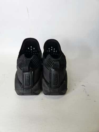 Used Nike Youth 09.0 Basketball Shoes