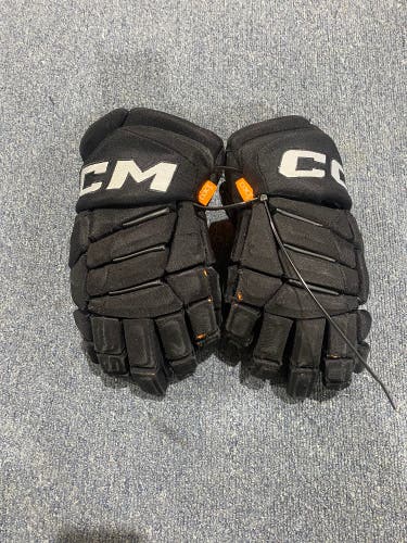 Used Black Charlotte Checkers Black CCM 13" HGPJSPP Gloves