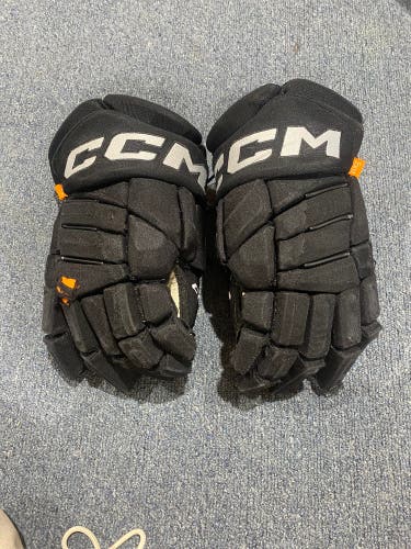 Used Black Charlotte Checkers Black CCM 14" HGPJSPP Gloves