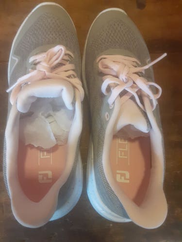 New Size 8.0 (Women's 9.0) Women's Footjoy Golf Shoes