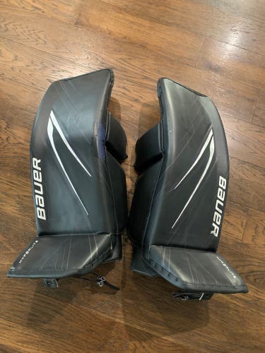 Used 35" Bauer Vapor Hyperlite 2 Goalie Leg Pads