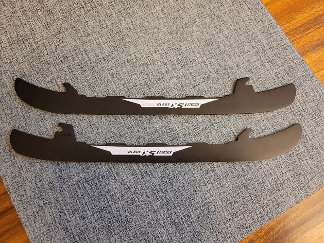 New CCM XS1 Black 238 mm