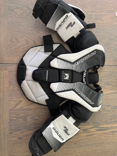 Used Large/Extra Large Bauer Prodigy Goalie Chest Protector