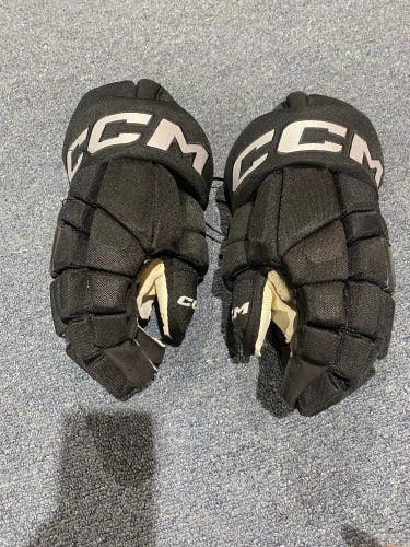 Used Black Charlotte Checkers Black CCM 14" HGTKPP Gloves