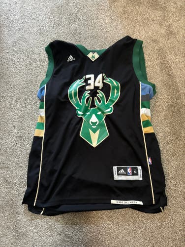 Giannis Bucks Jersey