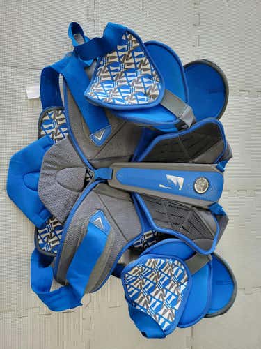 Used Warrior Projekt Lg Hockey Shoulder Pads