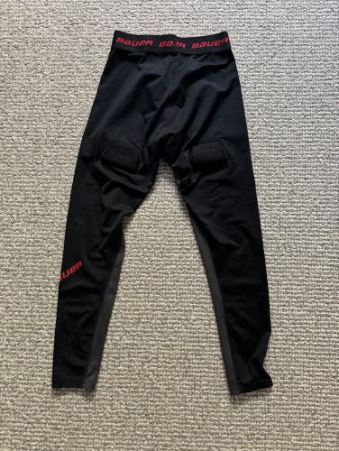 Bauer compression Pants fit small