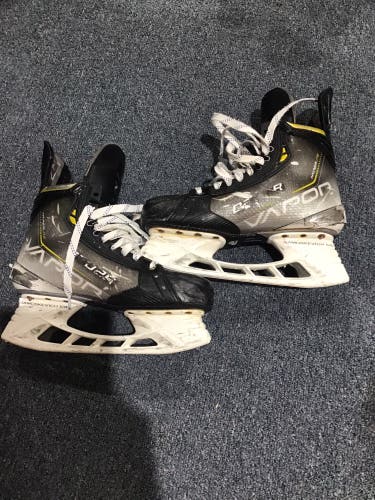 Used Michigan Wolverines Samoskevich Bauer 7 Vapor Hyperlite Hockey Skates