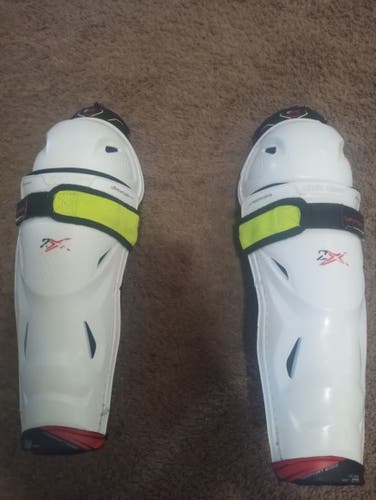 Used Junior Bauer Vapor 2x 12" Shin Pads