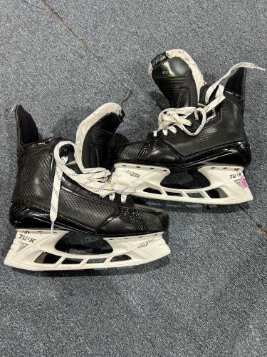 Used Senior Bauer Wide Width Pro Stock 8.5E Supreme Mach Hockey Skates