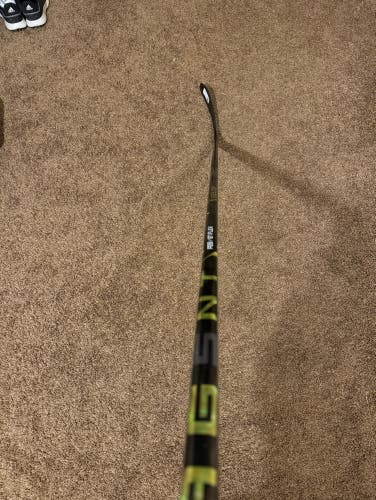 New Senior Bauer Right Handed P28  Ag5nt Hockey Stick