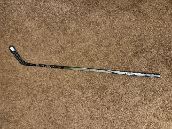 New Senior Bauer Right Handed P92 Vapor Hyperlite 2 Hockey Stick