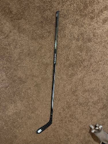 New Senior Bauer Right Handed P28  Proto-R Hockey Stick