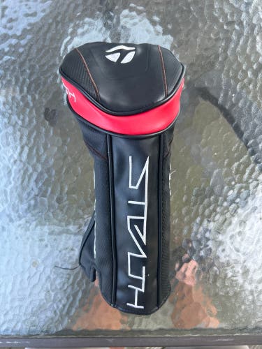 Taylormade stealth driver headcover