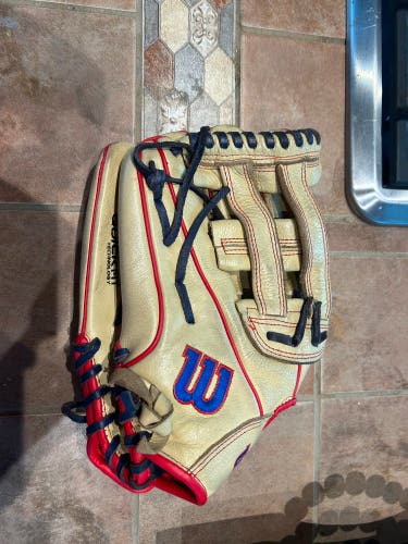 Left handed Wilson Glove