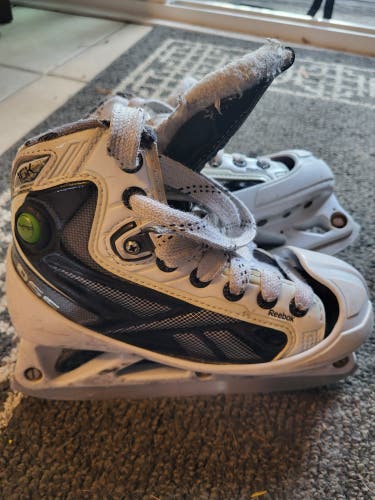 Used Junior Reebok 16K Hockey Goalie Skates Regular Width Size 1