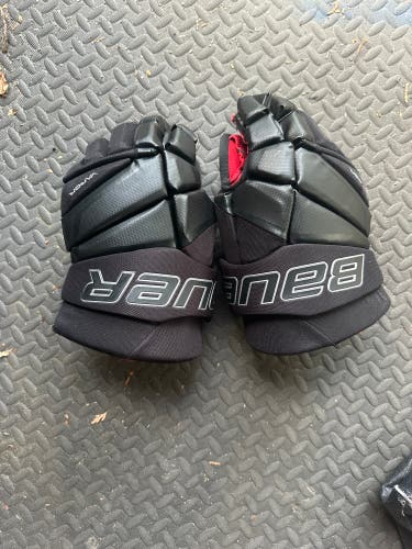 Used Bauer 14" Gloves