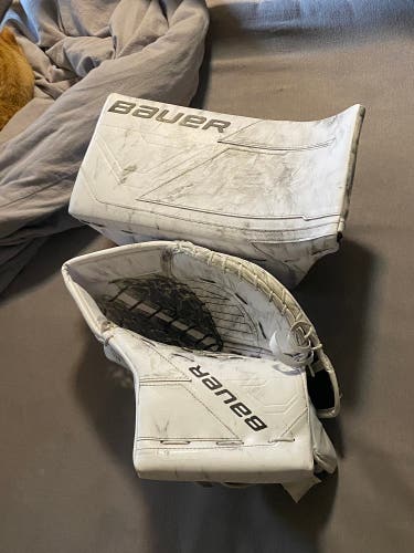 Bauer M5 Pro Goalie Glove Set White Senior Like New!