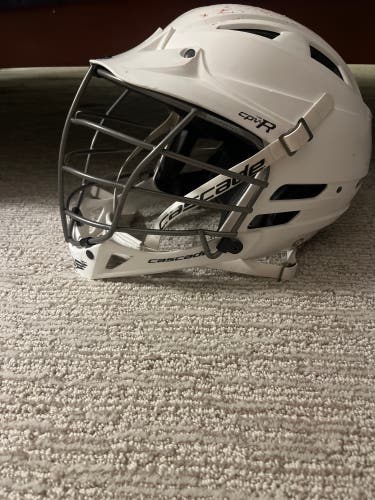 Like NEW Adult Small Cascade CPV-R Lacrosse Helmet