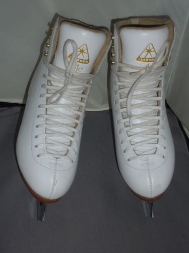 Jackson Ultima Elle Model Figure Skates B Adult 5.5 w/ MIRAGE Blades