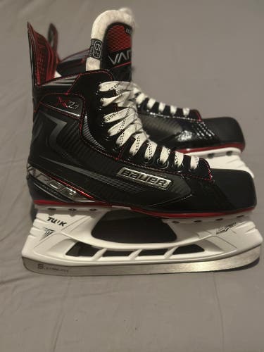 New Intermediate Bauer Regular Width   6.5 Vapor X2.7 Hockey Skates