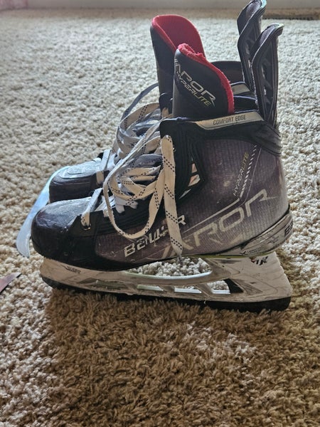 Used Senior Bauer Vapor Hyperlite Hockey Skates 8.