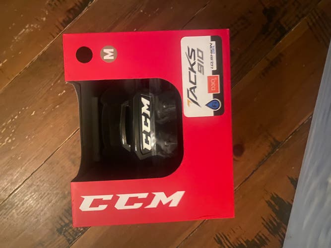 New Medium CCM Tacks 910 Helmet