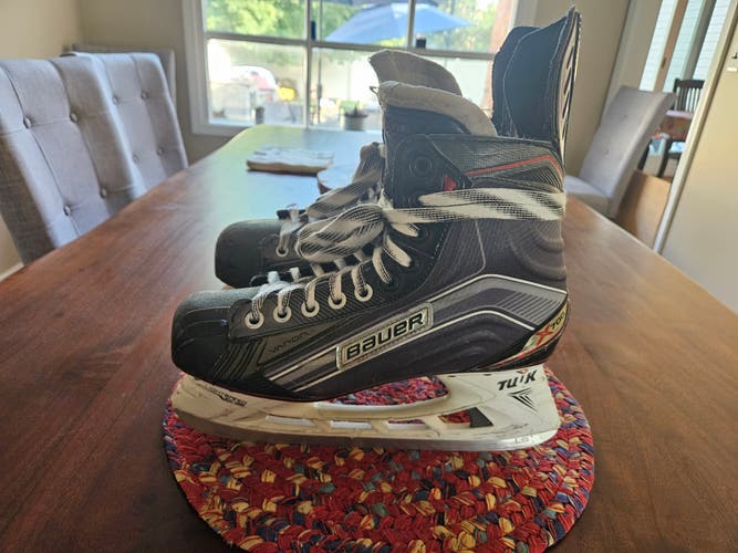 Used Senior Bauer Vapor X700 Hockey Skates 8