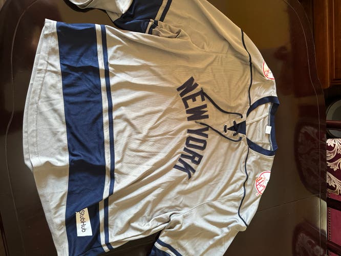 NY Yankee Hockey Jersey