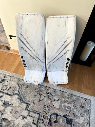 35” Bauer Hyperlite Goalie Leg Pads