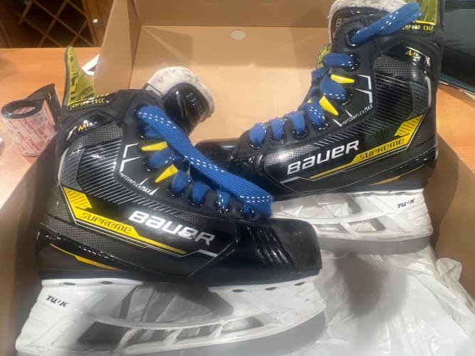 Used Youth Bauer Regular Width 12 Supreme M4 Hockey Skates
