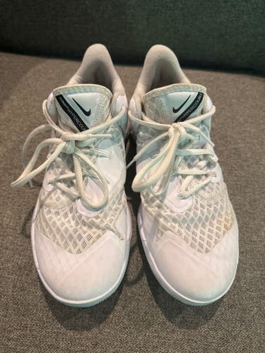 White Used Size 5.5 (Women's 6.5) Youth Unisex Nike Shoes