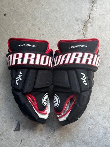 NHL Chicago Blackhawks New With Tags Warrior 14" Pro Stock AX1 Pro Four Roll Gloves