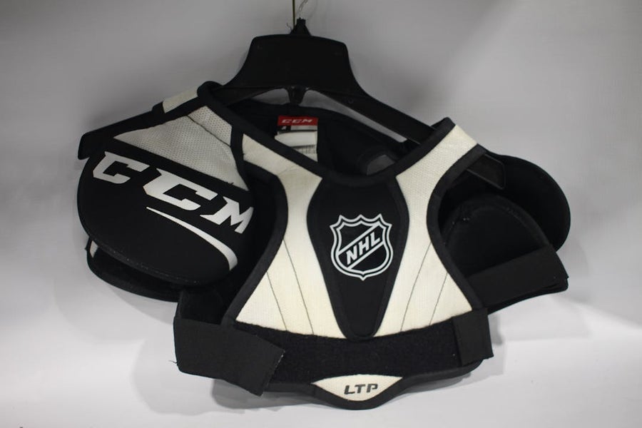 Used CCM LTP SHLDR PADS JR SM Hockey Shoulder Pads 11847-S000010893
