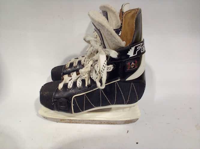 Used Ferland F25 Intermediate 5.0 Ice Hockey Skates