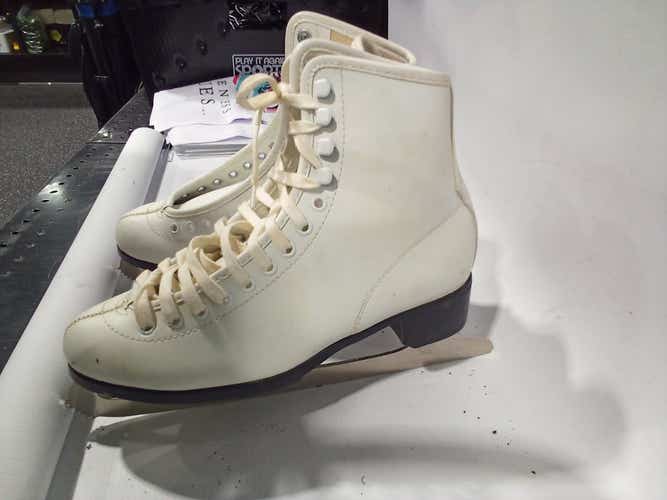 Used Gold Medal Skates Senior 8 Women's Figure Skates