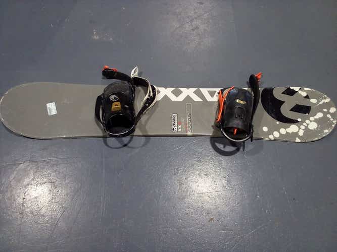 Used Maxx Snowboards 138 Cm Men's Snowboard Combo