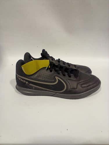 Used Nike Junior 04 Indoor Soccer Indoor Cleats