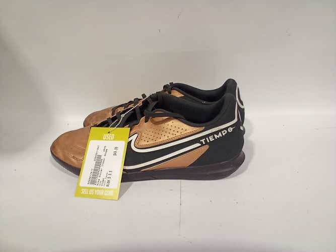 Used Nike Senior 9.5 Cleat Soccer Indoor Cleats